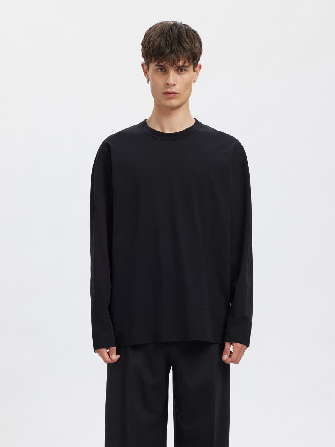 model_shot-front